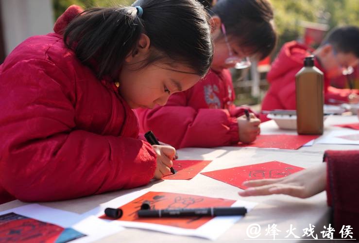 杭州：逛庙会 迎腊八