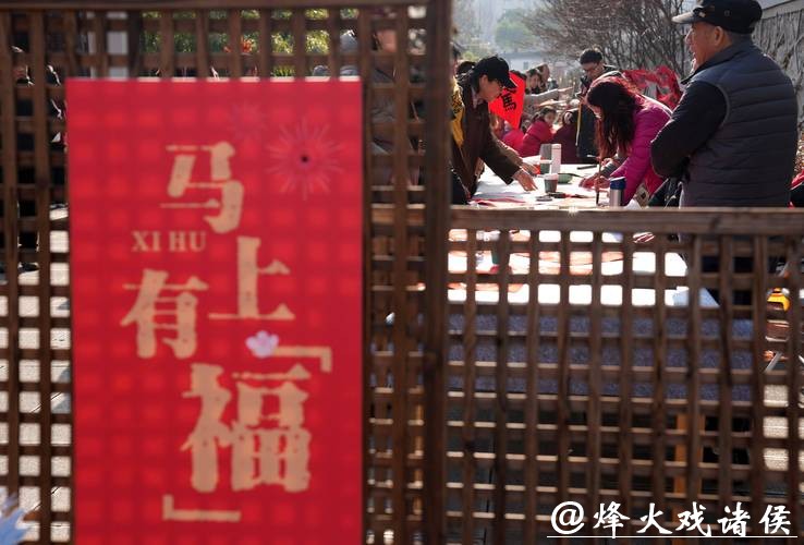 杭州：逛庙会 迎腊八