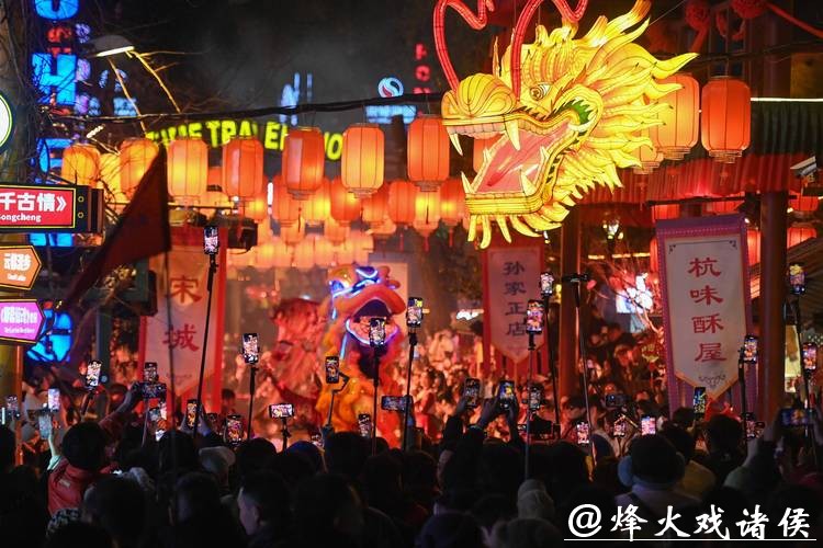 杭州：逛庙会 迎腊八