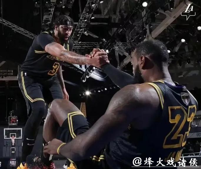 浓眉伤退詹姆斯三双 湖人大胜猛龙主场5连胜 浓眉伤退詹姆斯三双 湖人大胜猛龙主场5连胜