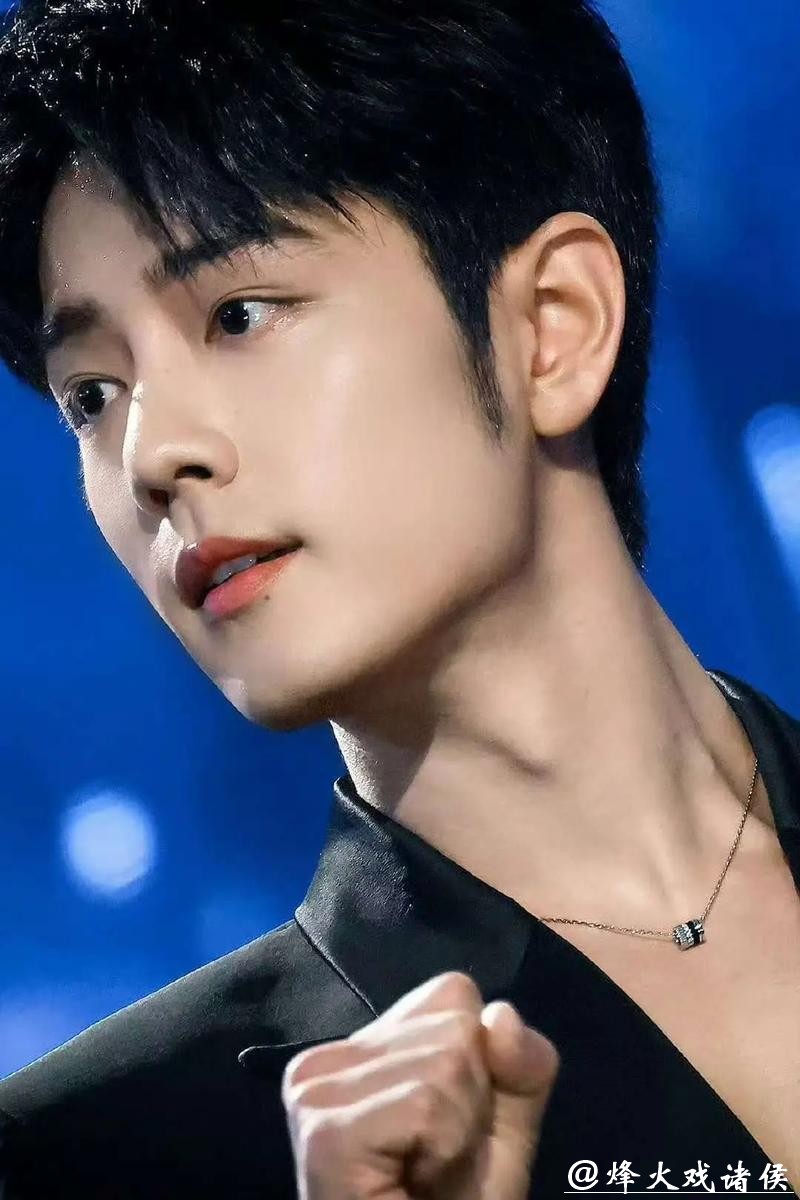 肖战压轴亮相视听盛典!周正帅气获官方全肯定,顶级号召力再认证 肖战压轴亮相视听盛典!周正帅气获官方全肯定,顶级号召力再认证